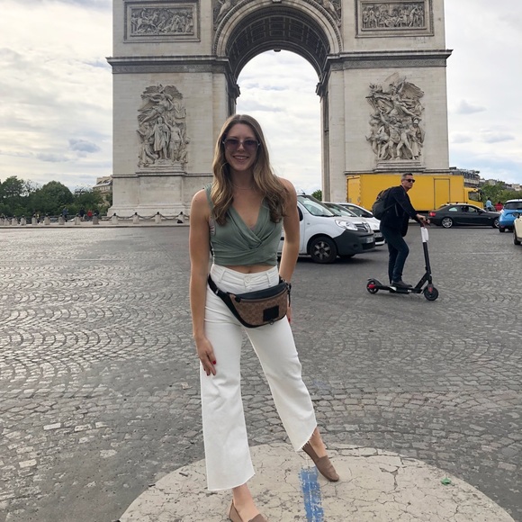 Meet your Posher, Samantha - Picture 1 of 1